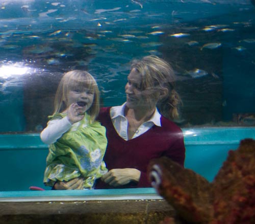 Mummy and Worrybomb under the water Mummy and Worrybomb under the water