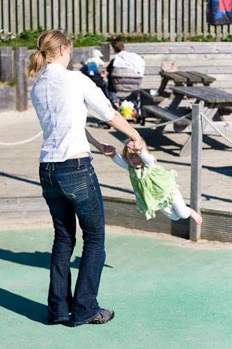 Worrybomb goes for a swing Worrybomb goes for a swing