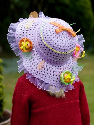 Easter Bonnet with Chicks ! Easter Bonnet with Chicks !